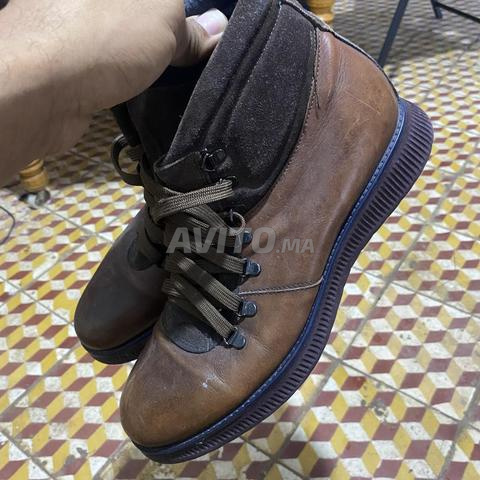 Chaussures homme encore neuves, marchandise d'Italie