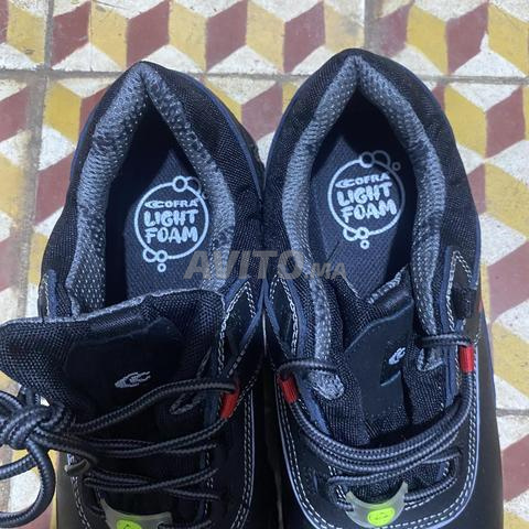 Chaussures de travail COFRA quasi neuves - 2