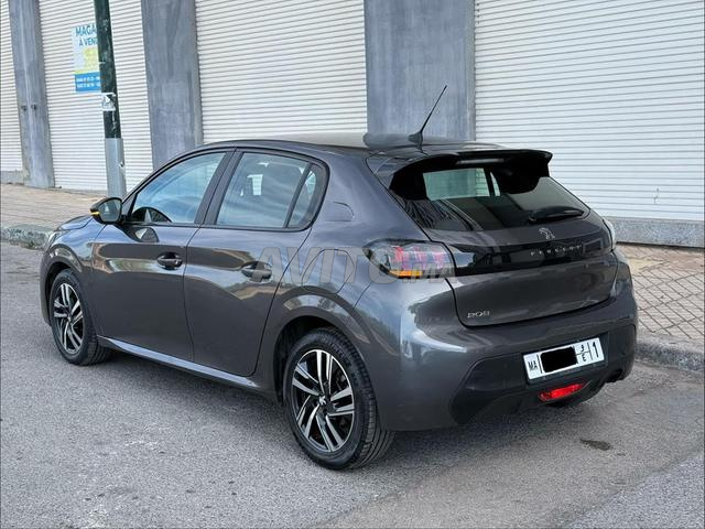 208 automatique 2022 1er main - 2