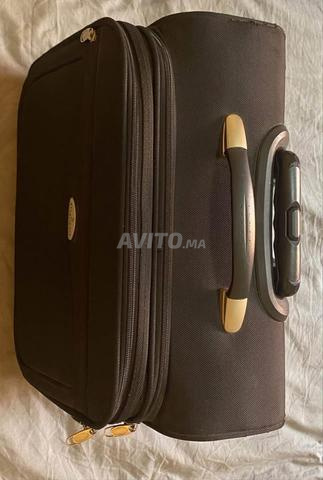 حقيبة سفر بعجلات 10 كجم - 2