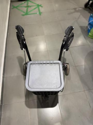 Déambulateur à 3 roues (Rollator) plateau panier - 2
