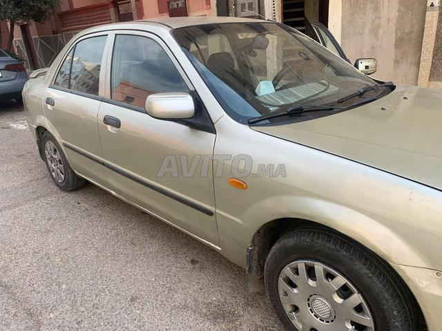 Mazda 323 Essence Manuelle 2001 à Safi - 2