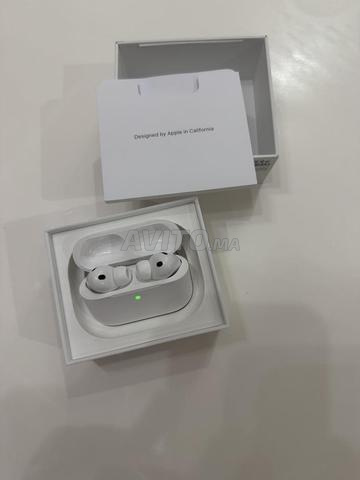 Apple AirPods Pro 3 – Comme neufs - 2