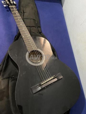 Guitare noire COYOT