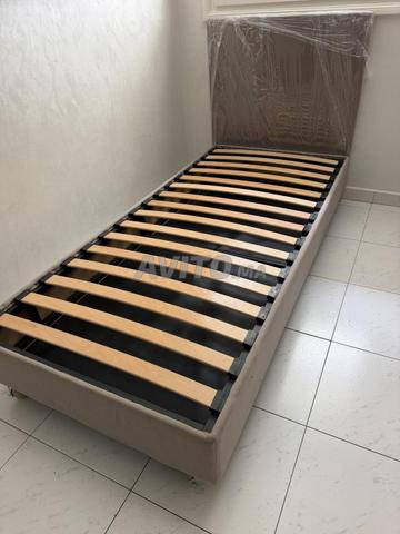 قاعدة سرير مكسوة بحالة جديدة - 2