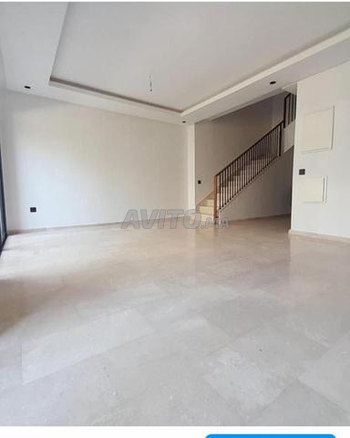Appartement à louer 100 m² à Bouskoura - 2