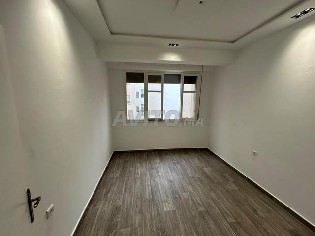 Plateau de bureaux vide à Tanger