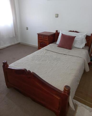 Lit et coiffeuse, matelas (bois massif) - 2