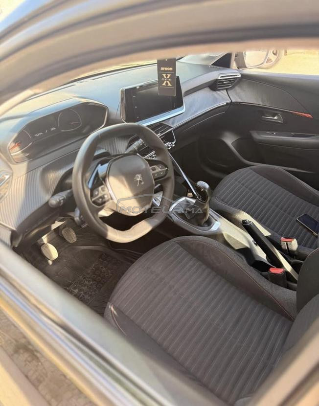 peugeot  208