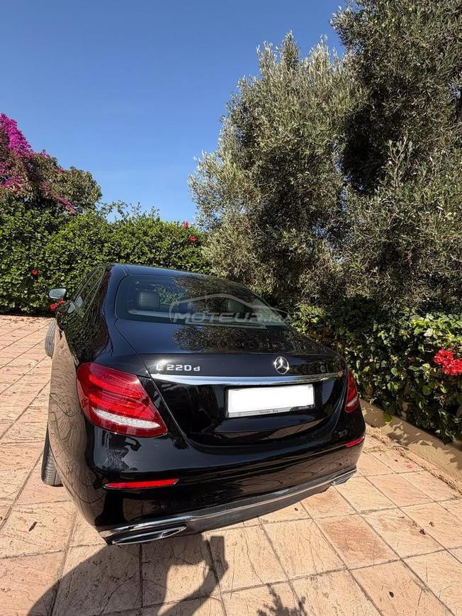 Mercedes E220 Diesel Automatique parfait état 