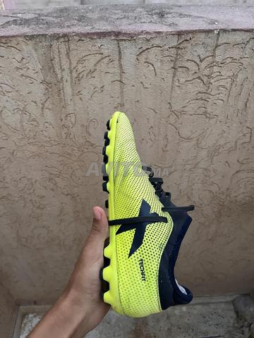 Chaussures de football Adidas neuves. - 2