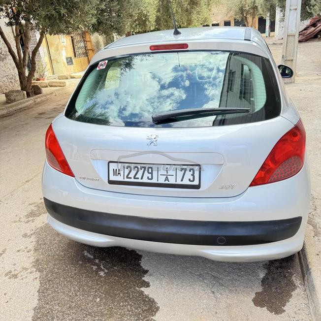peugeot 207mazal n9iya lbi3
