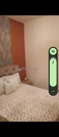 غرفة نوم بشرفة مع خزائنها - 2