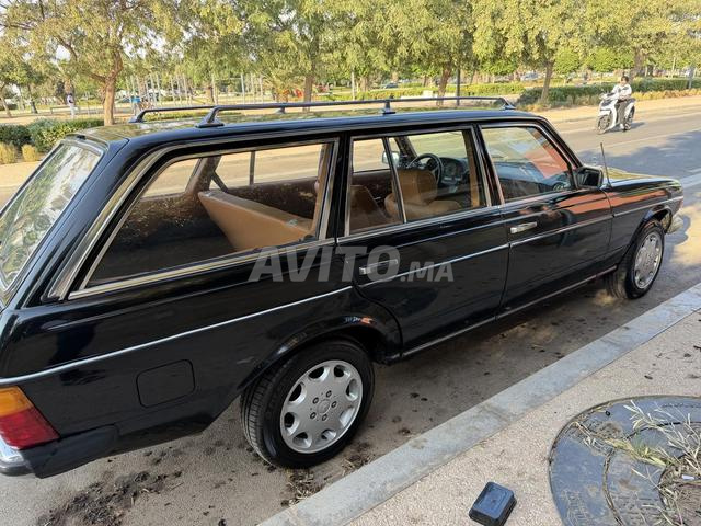 Mercedes-Benz C300 modèle 1979