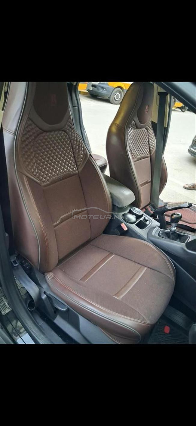 je met en vente ma voiture ford focus titanium