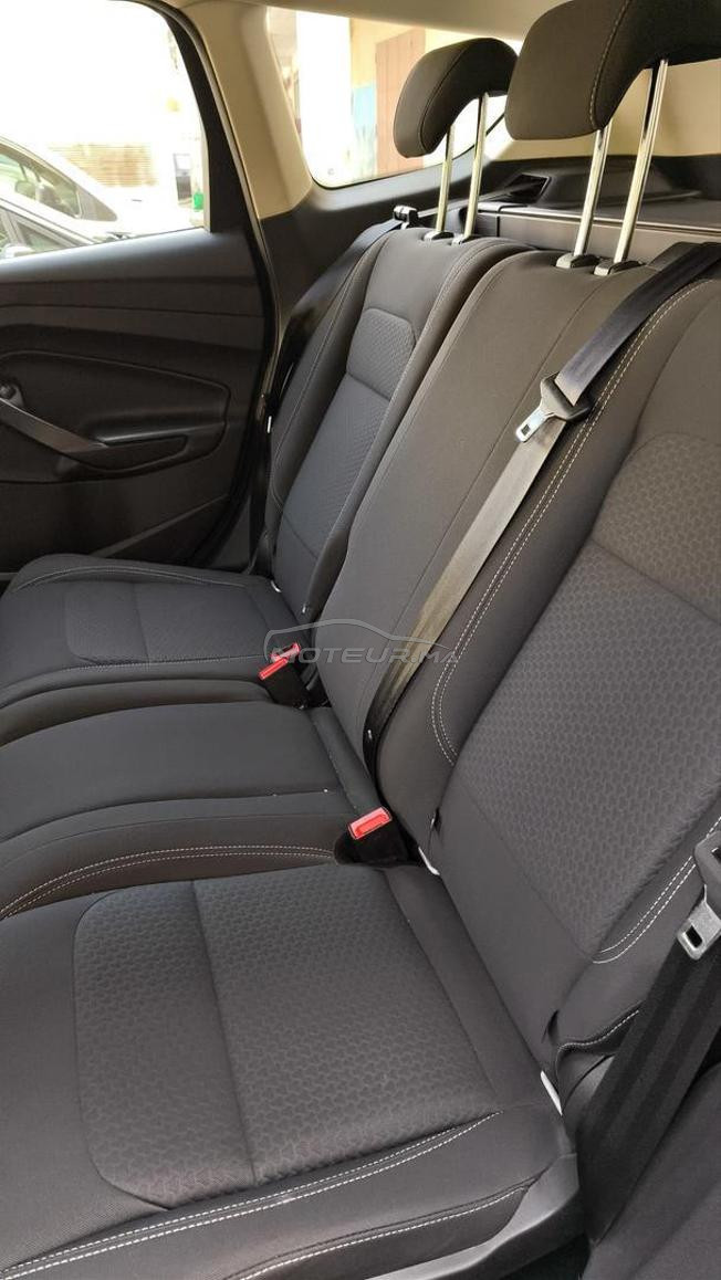 une belle ford Kuga très propres 