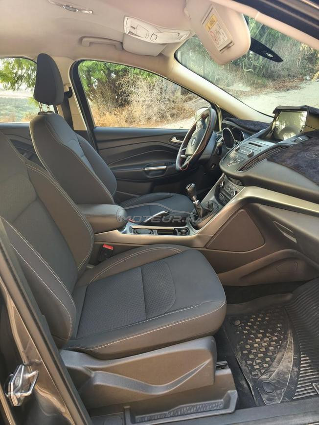une belle ford Kuga très propres 
