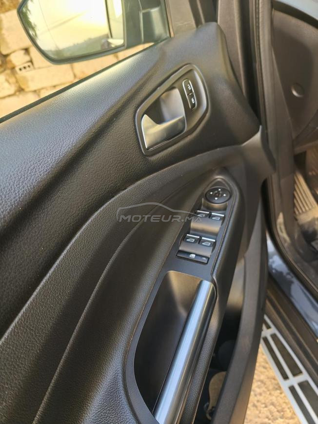 une belle ford Kuga très propres 