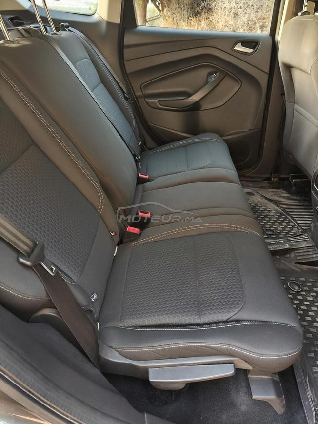 une belle ford Kuga très propres 