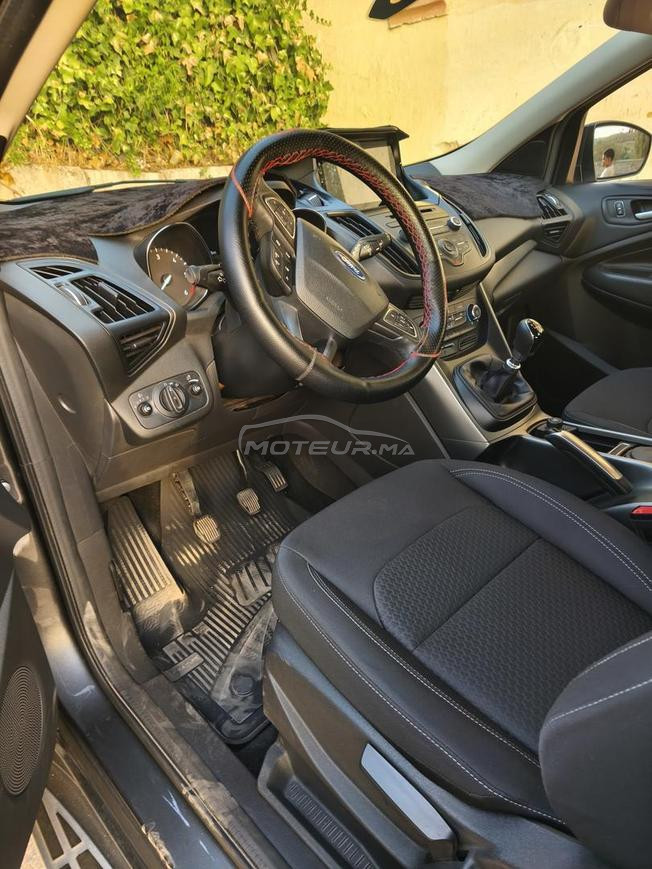 une belle ford Kuga très propres 