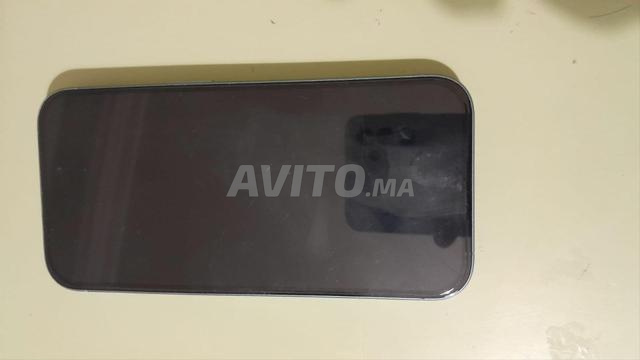 iPhone 16 Normal en très bon état - 2