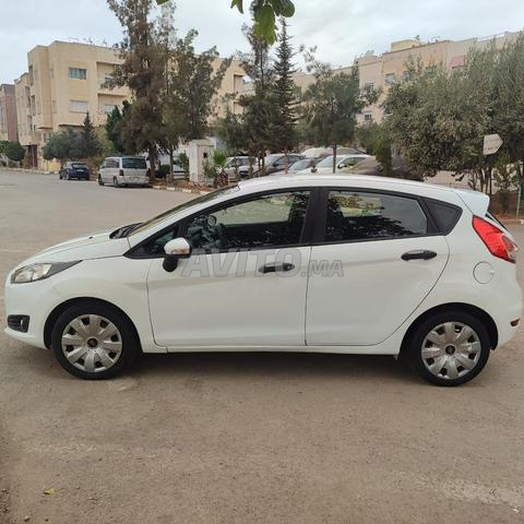 Ford Fiesta essence - 2