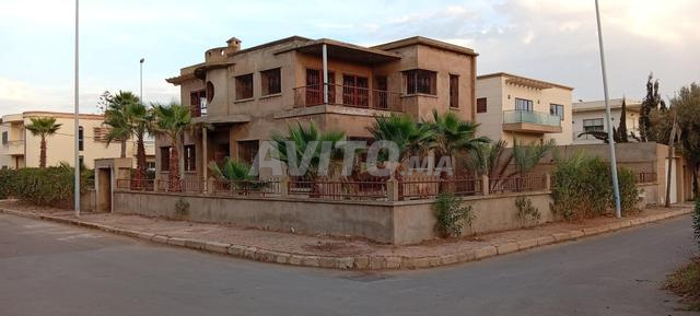 فيلا للبيع في نواحي الدار البيضاء مساحة 600 متر - 2