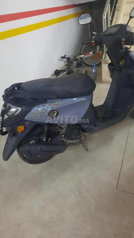 Bonjour, moto encore neuve