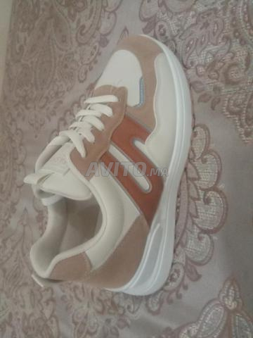 Baskets neuves, deux pour 220 dirhams - 2