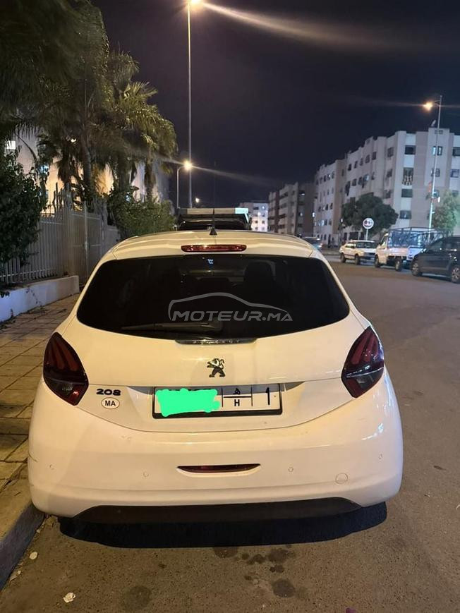 Peugeot 208 White édition