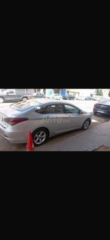 Hyundai CRDi 2014 Automatique – Vente directe - 2