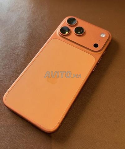 iPhone 17 pro orange - 2