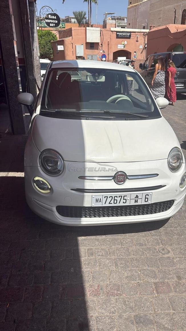 À vendre Fiat 500, année 2016, en bon état.