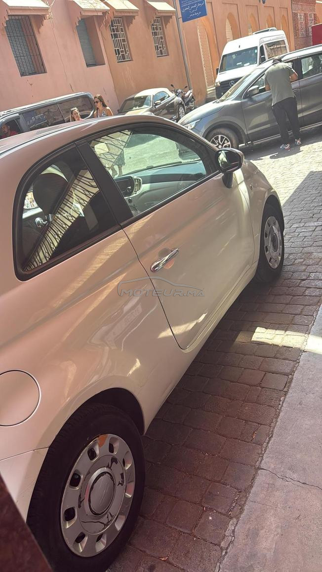 À vendre Fiat 500, année 2016, en bon état.
