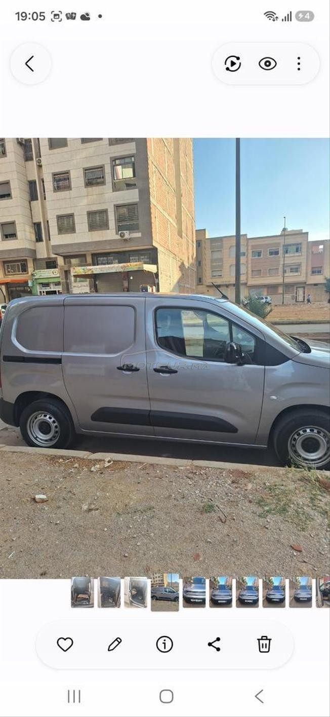للكراء سيارة تجارية