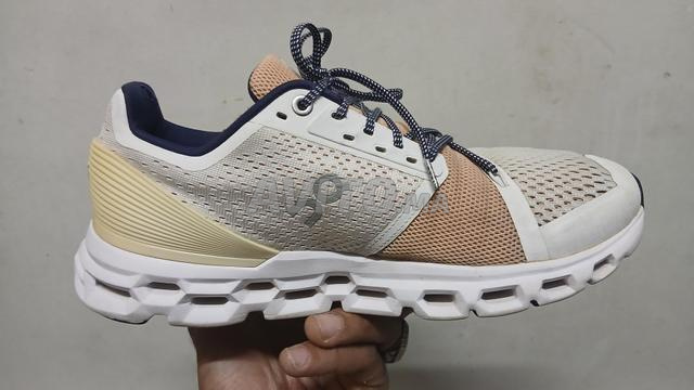 One Cloud originale pointure 40.5 - 2