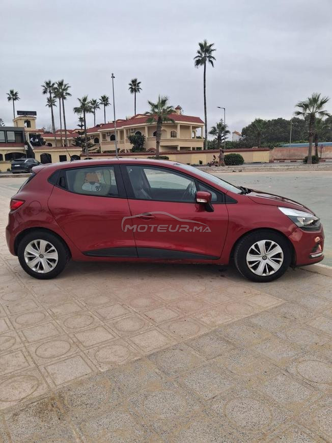 Renault Clio Essence Manuelle 2017 à Mohammedia