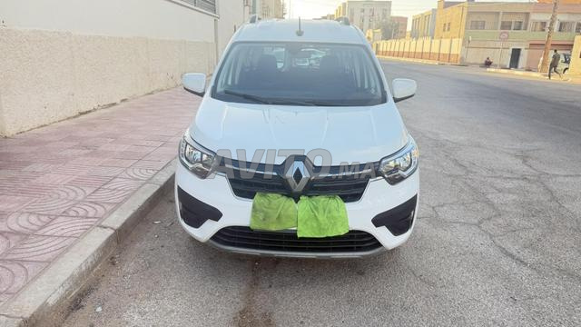 Renault Express Diesel Manuelle 2022 à Laâyoune - 2