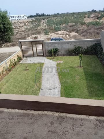 لمن يهمه الأمر، يرجى الاتصال بي عبر الرقم - 2