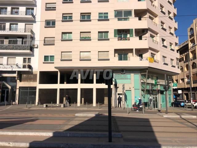 Local 364 m² 4 façades collé BMCI Tramway CAFC