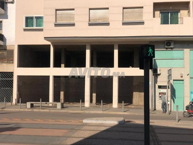 Local 364 m² 4 façades collé BMCI Tramway CAFC