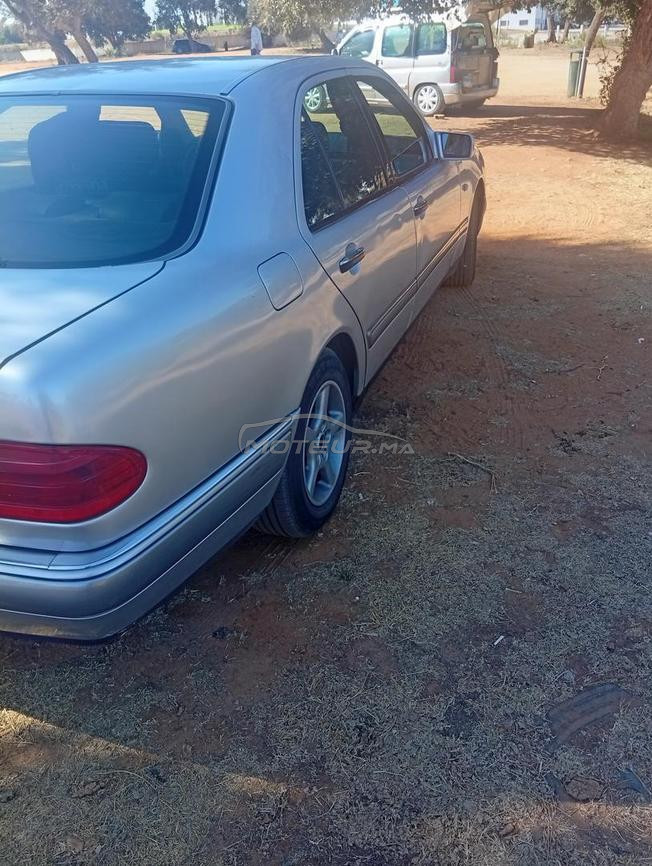 Mercedes-Benz 220 Diesel Manuelle 1999 à El Hajeb