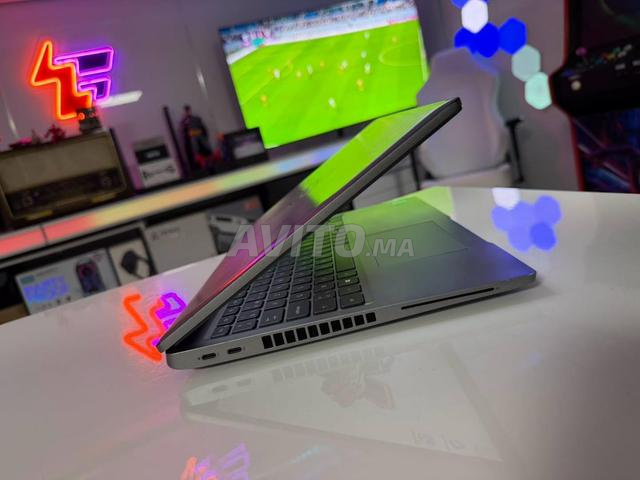 Dell Latitude 5520 vPRO i5-1145G7 16Go RAM 256G - 2
