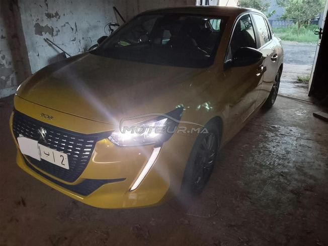 peugeot208 premiere main