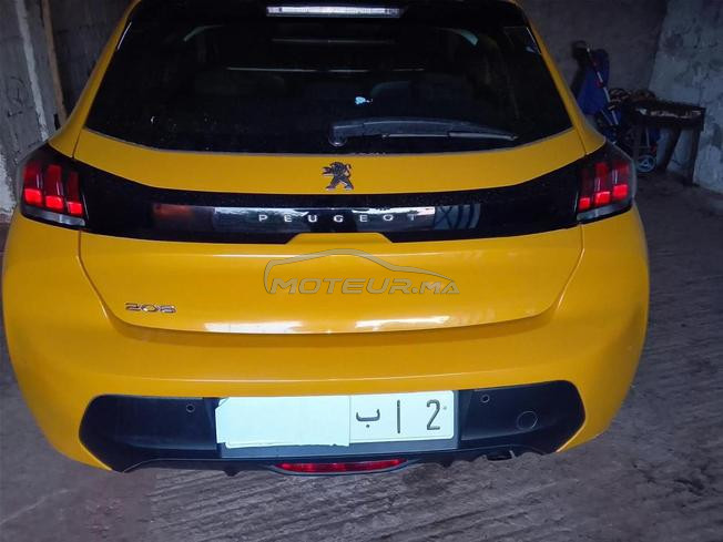 peugeot208 premiere main