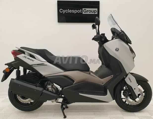 2024 2024 XMAX 300 - 2