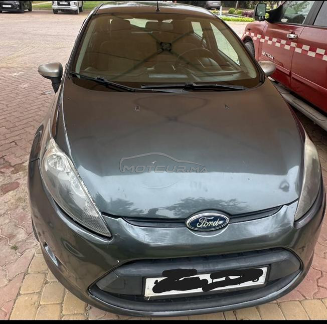 FORD FIESTA MODEL 2013 ESSENCE EN BON ETAT 