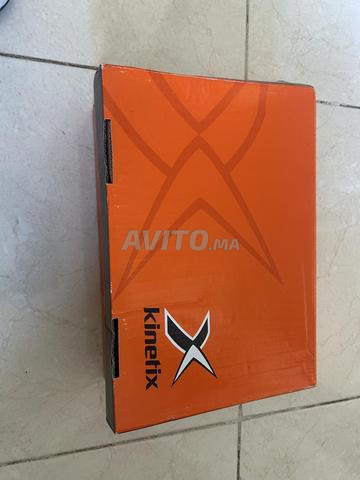 Chaussures de sport marque Kinetix - 2
