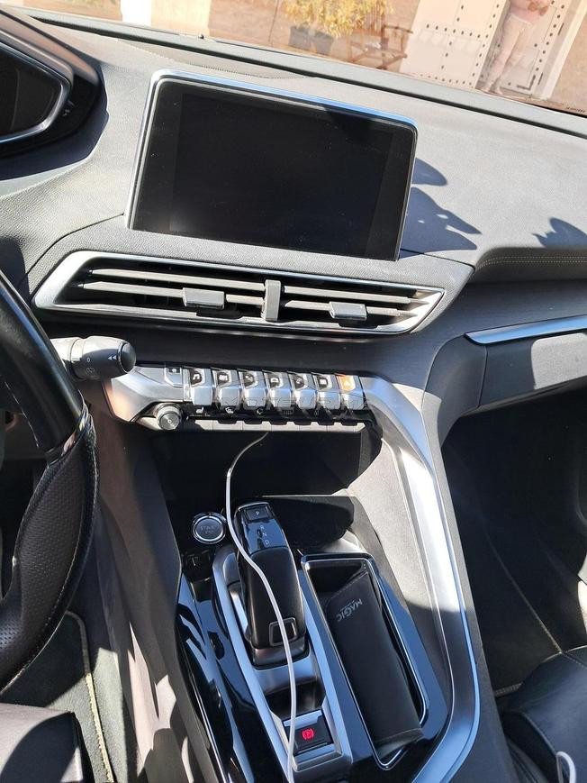 peugeot 5008 modèle Gt dédouané 