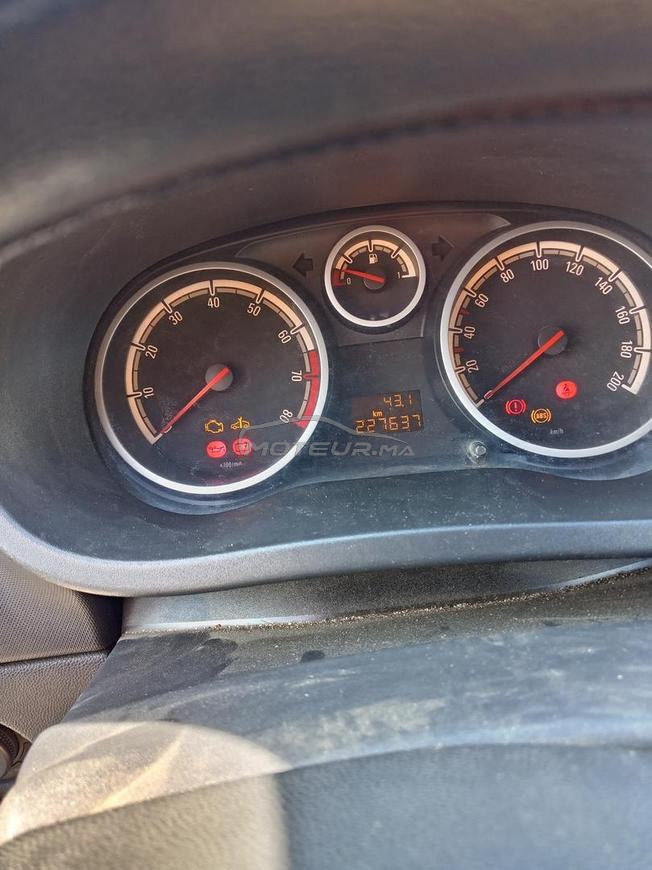 opel corsa 2010 essence 